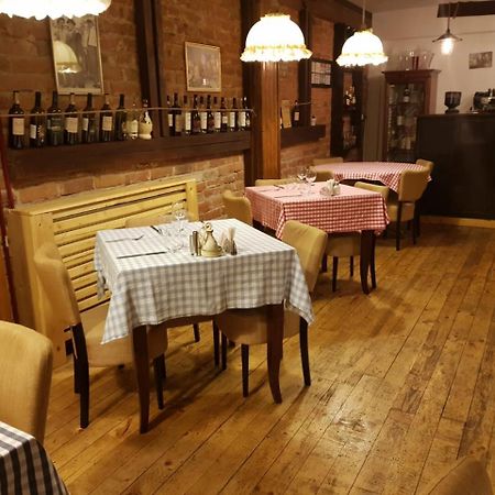 Nonna Mia Hotel Bukares Bagian luar foto