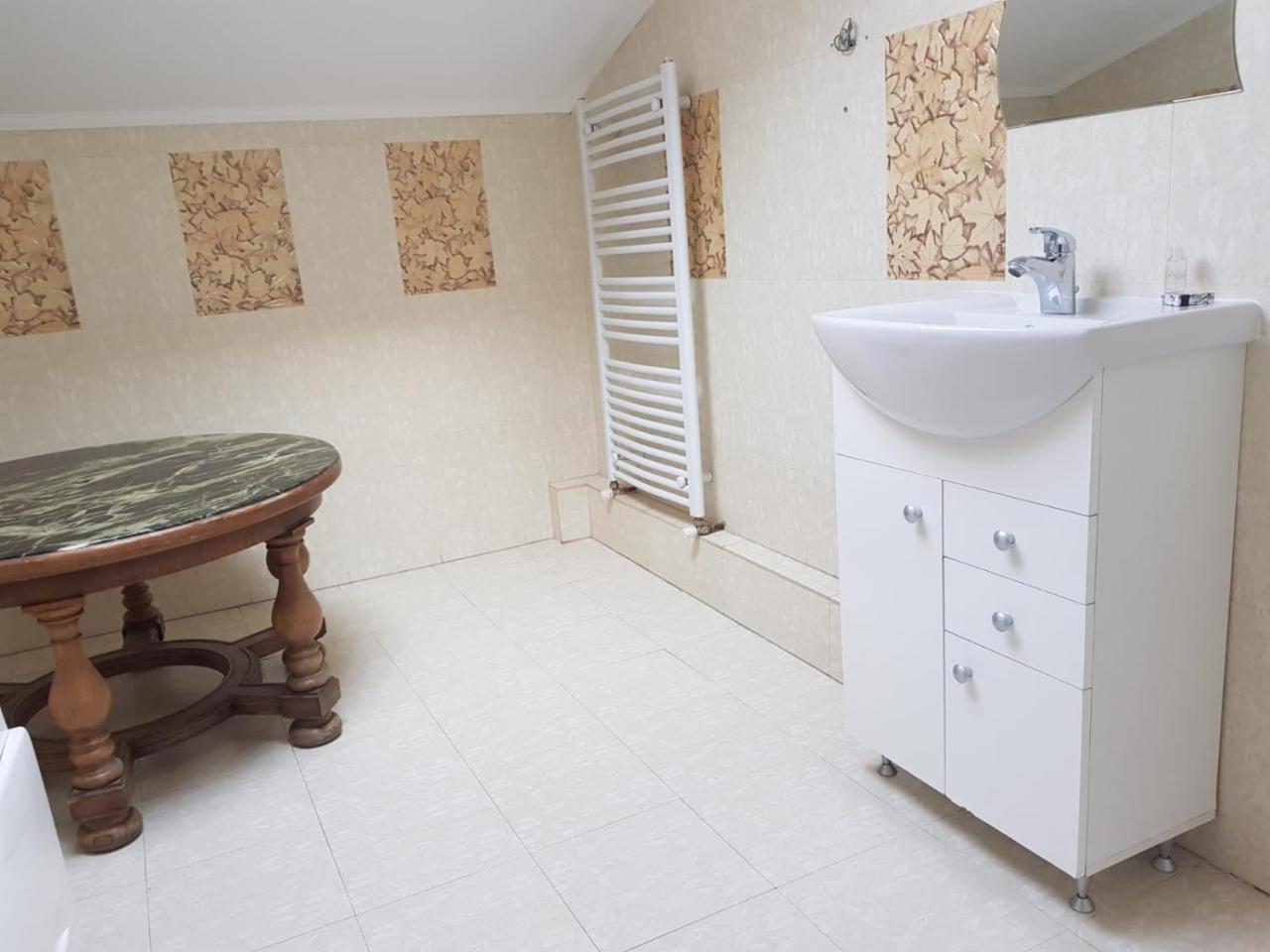Nonna Mia Hotel Bukares Bagian luar foto