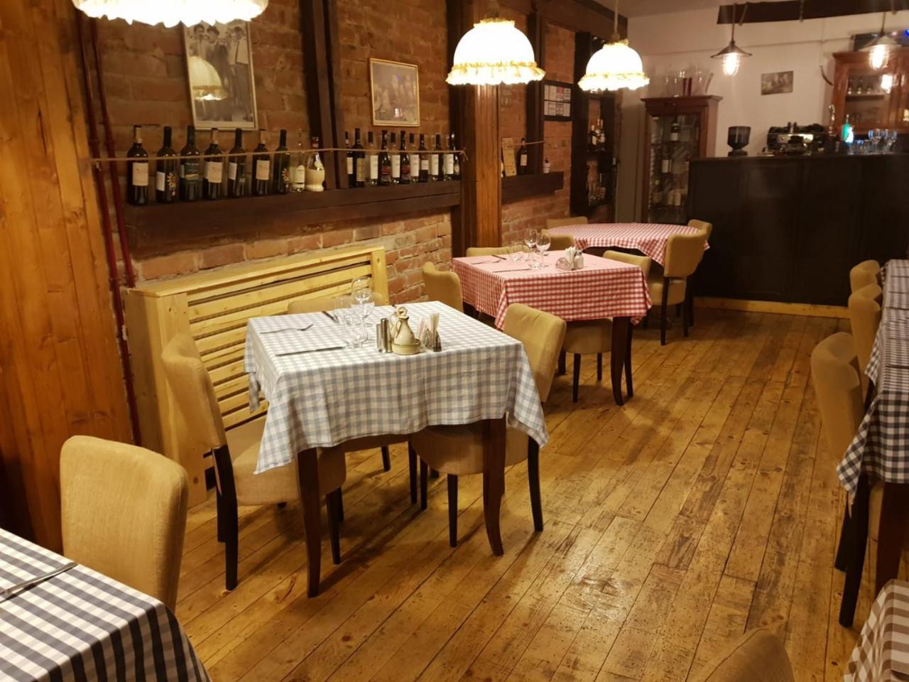 Nonna Mia Hotel Bukares Bagian luar foto