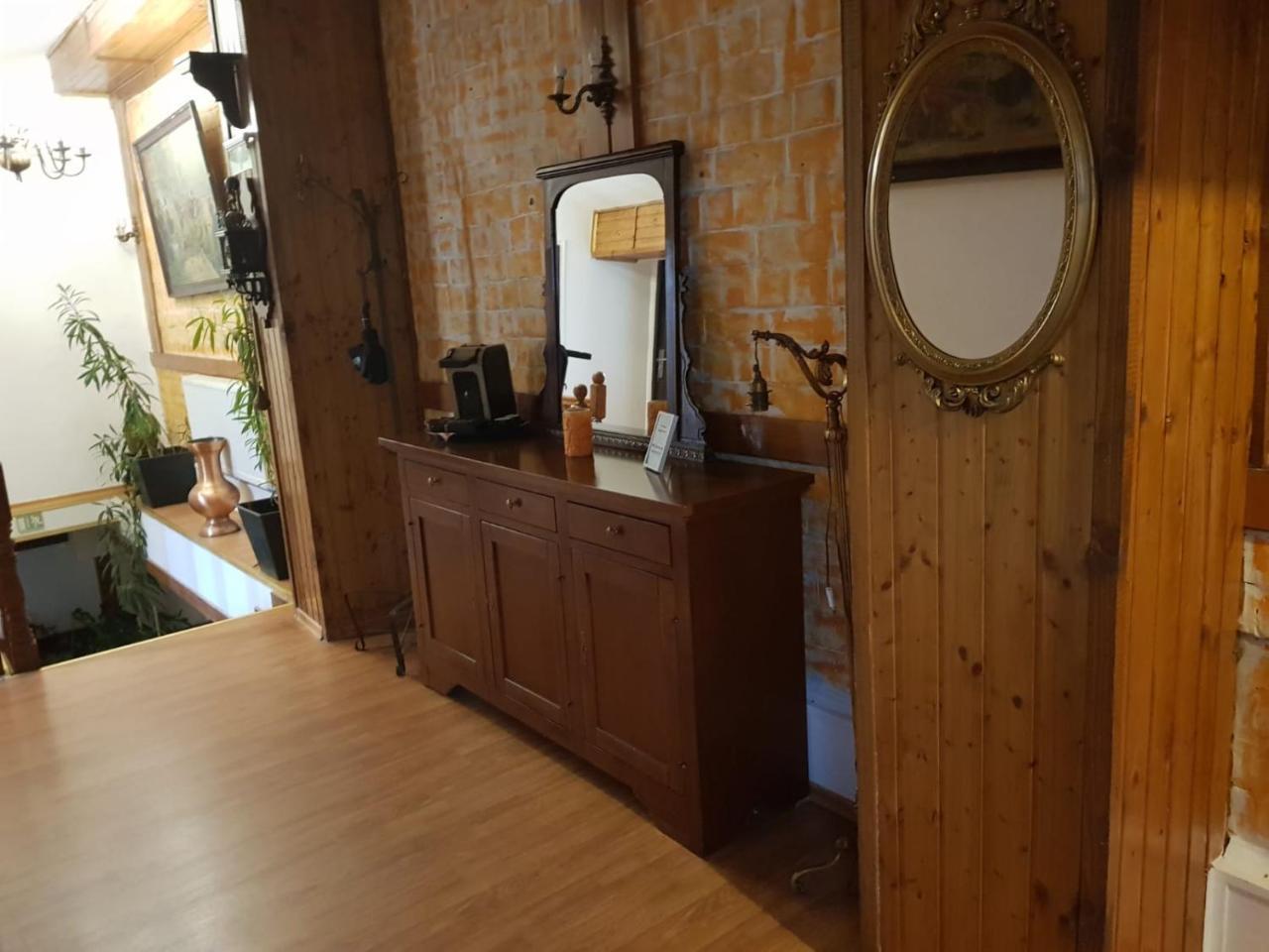 Nonna Mia Hotel Bukares Bagian luar foto